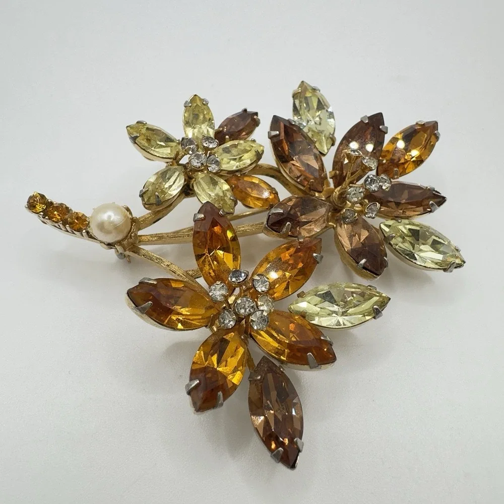 Vintage Vendome Brooch Flower Gold Tone & Rhinestones Flower Pin 3 In BEAUTY